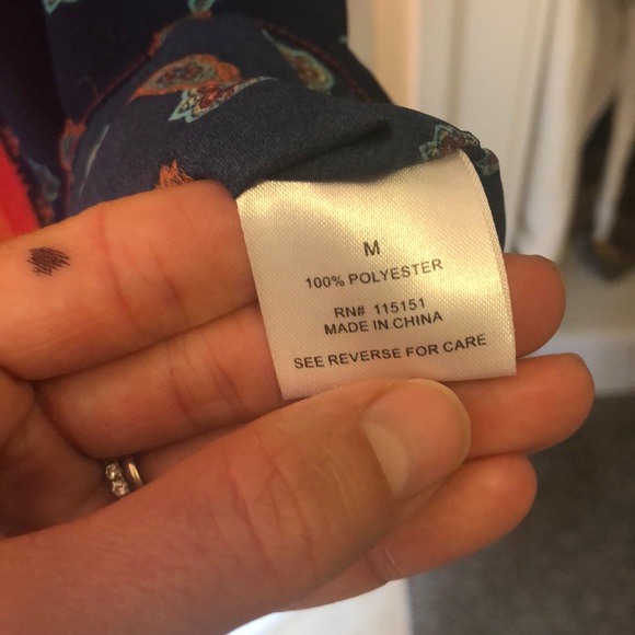 Boutique, Chiffon-ish and super light weight. - Picture 5 of 5